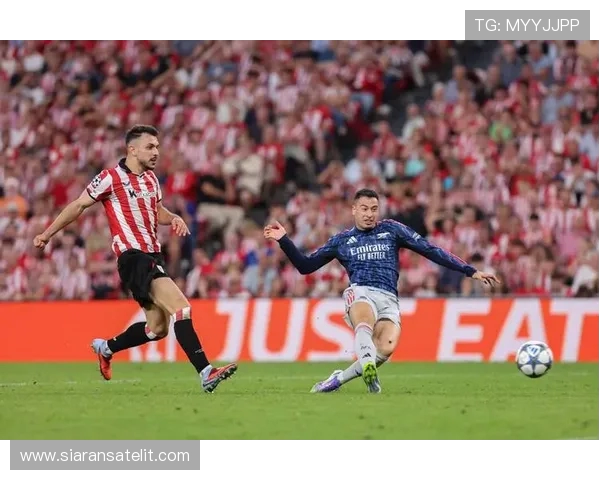 《欧冠赛事深度分析：球队战术对比与夺冠趋势预测》